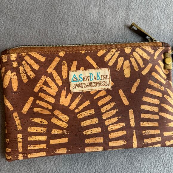 Sew Da Kine Made in Hawaii Wristlet Cork Fabric Pouch Zipper Travel Bag Aloha - Picture 3 of 10